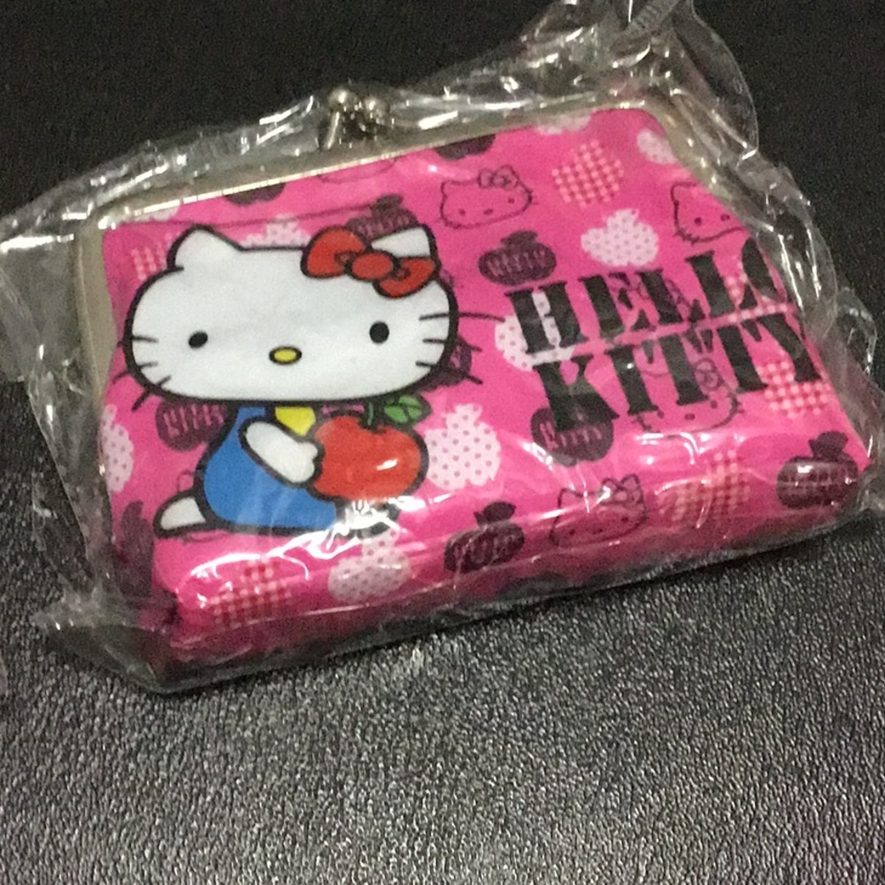 Hello Kitty Purses - Picture 4 of 5